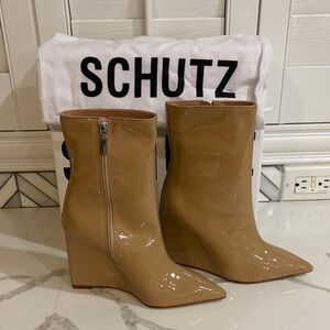 SCHUTZ Patent Leather Tan Heeled Boots